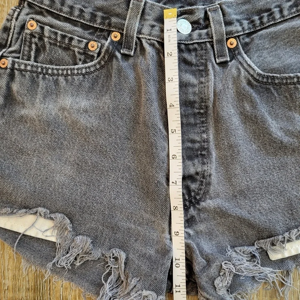 Levis 501 Vintage Cut Off Denim Shorts Womens 28 Black High Waist Frayed Hem